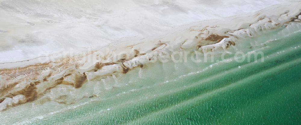 Aerial photograph Groß Mordorf - Windwatt nahe der Insel Bock in der Ostsee südwestlich von Hiddensee in Mecklenburg-Vorpommern. Ein Windwatt ist ein Freifallen der Flachwasserzone von Wasser infolge Windeinwirkung. Wind mudflat near by the Island Bock in the Baltic Sea southwestern of the Island Hiddensee in Mecklenburg-Western Pomerania.