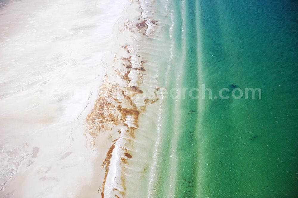 Groß Mordorf from above - Windwatt nahe der Insel Bock in der Ostsee südwestlich von Hiddensee in Mecklenburg-Vorpommern. Ein Windwatt ist ein Freifallen der Flachwasserzone von Wasser infolge Windeinwirkung. Wind mudflat near by the Island Bock in the Baltic Sea southwestern of the Island Hiddensee in Mecklenburg-Western Pomerania.