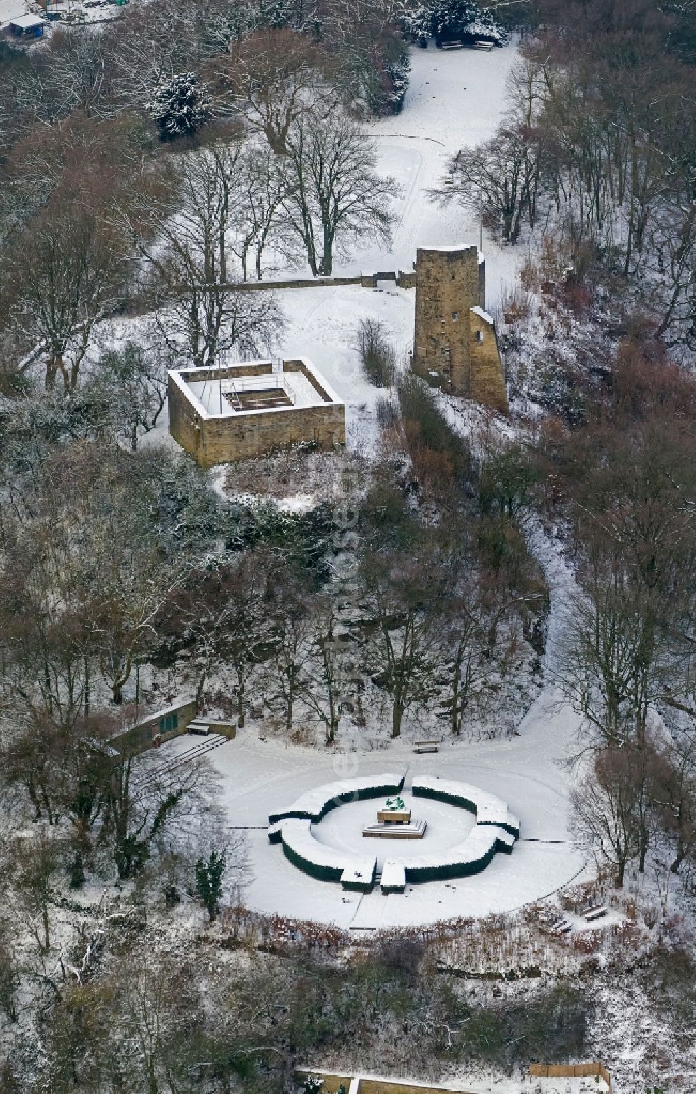 Aerial photograph Wetter ( Ruhr) OT Volmarstein - Winter - landscape of snow-covered terrain of ruins Volmarstein in Wetter, North Rhine-Westphalia NRW