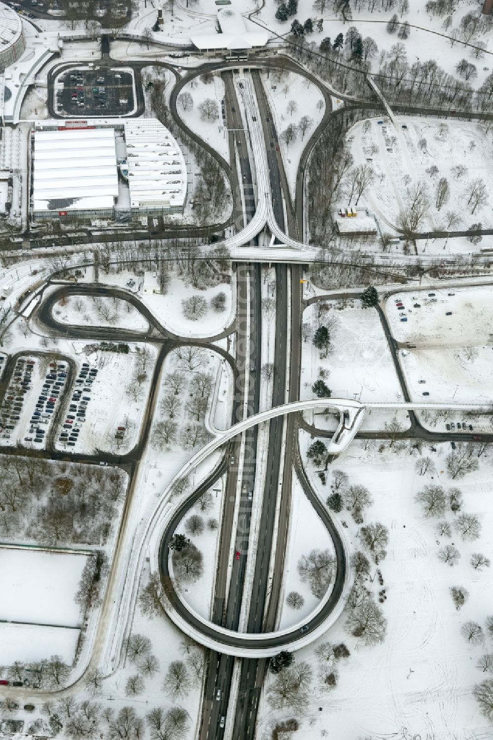 Aerial image Dortmund - Winter - Aerial view of the brain area on the main road to Ardeystraße L684 with bridges in Dortmund in North Rhine-Westphalia