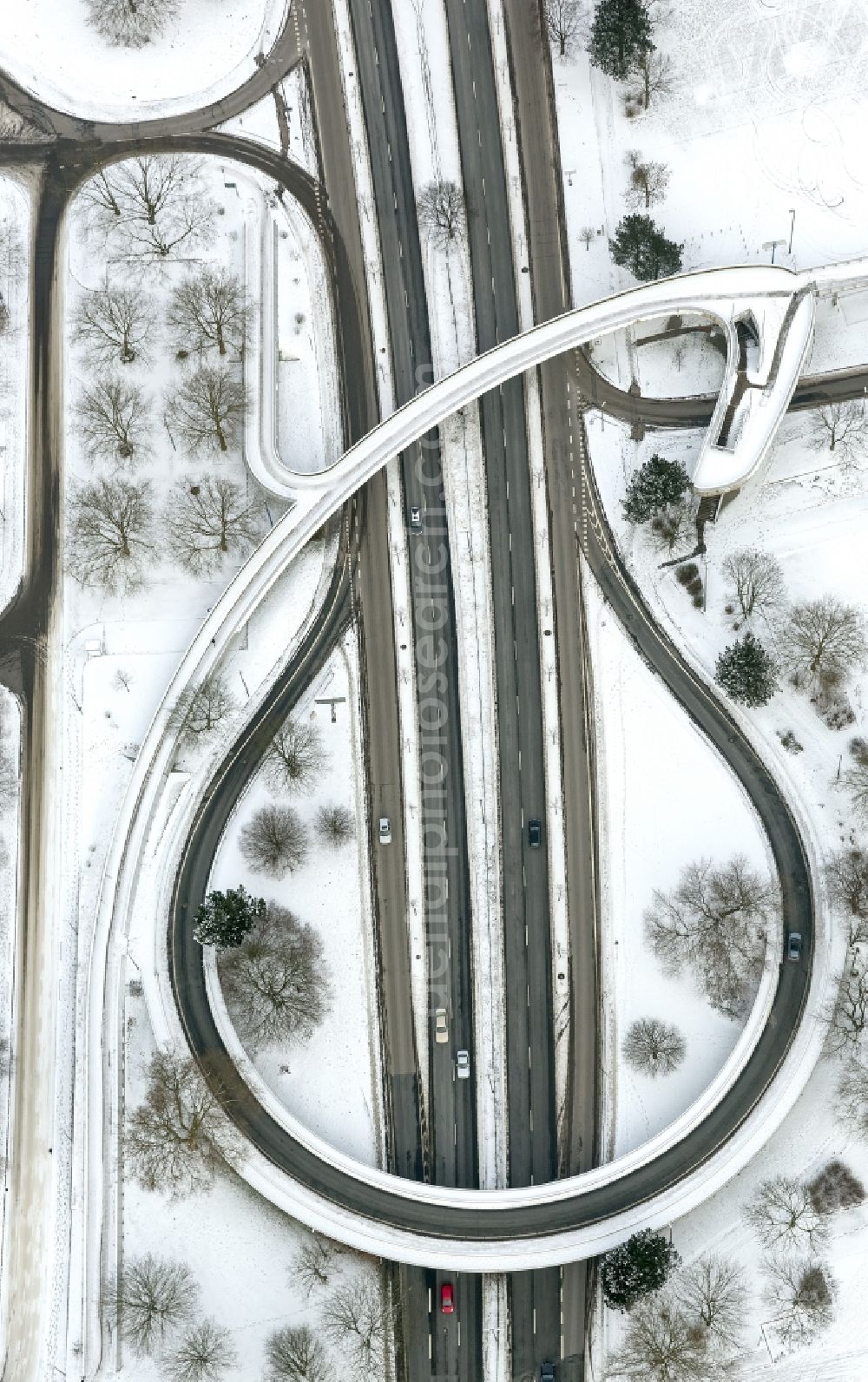 Aerial photograph Dortmund - Winter - Aerial view of the brain area on the main road to Ardeystraße L684 with bridges in Dortmund in North Rhine-Westphalia