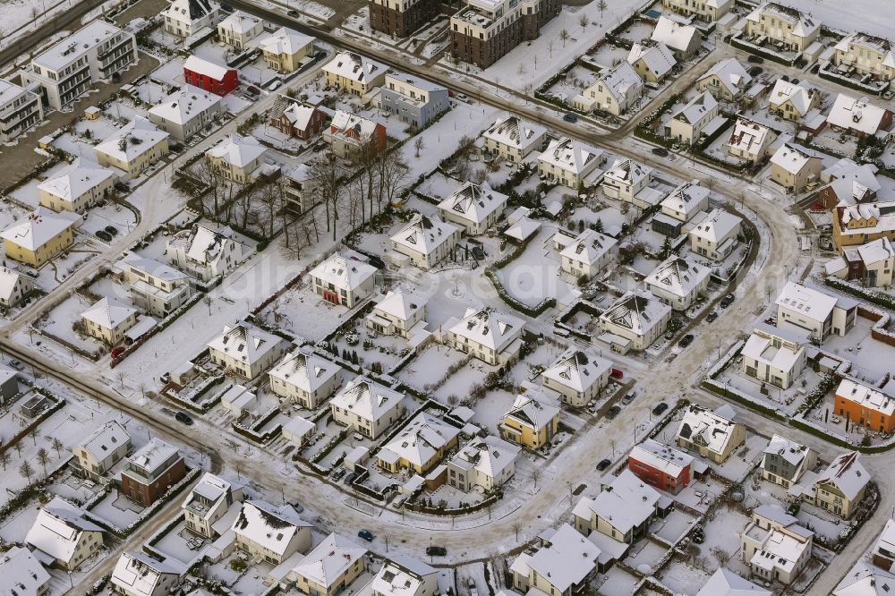 Aerial image Dortmund - Winter - Aerial view of snow-covered terrain of the residential area on the Florence Way in Dortmund in North Rhine-Westphalia