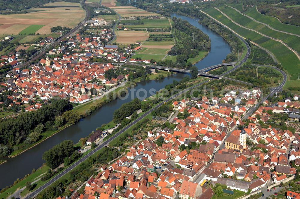 WINTERHAUSEN from above - Blick über Winterhausen (rechts), Sommerhausen (links) am Main. Winterhausen und Sommerhausen sind Märkte im unterfränkischen Landkreis Würzburg und Mitglieder der Verwaltungsgemeinschaft Eibelstadt. Kontakt: Markt Winterhausen, Gemeindeverwaltung, Rathausplatz 2, 97286 Winterhausen, Tel. +49 (0)9333 214, Fax +49 (0)9333 1802, e-mail: Rathaus@winterhausen.de; Kontakt Sommerhausen: Rathaus, Hauptstraße 15, 97286 Sommerhausen, Tel. +49 (0)9333 216, Fax +49 (0)9333 8226, e-mail: rathaus@sommerhausen.de