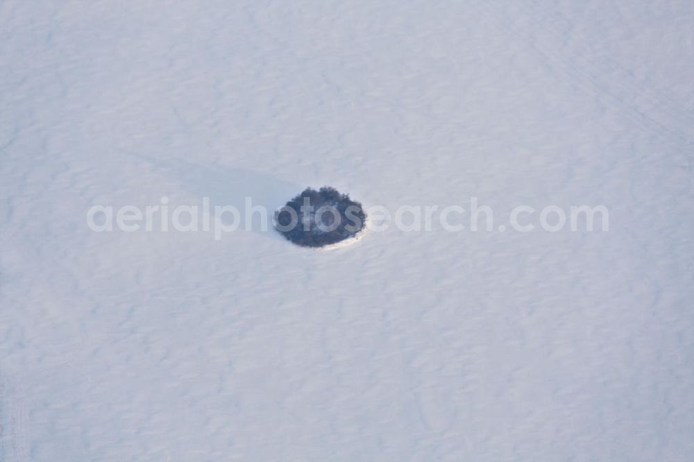 Tutow from above - Winterlandschaft in Mecklenburg-Vorpommern in der Abendsonne.