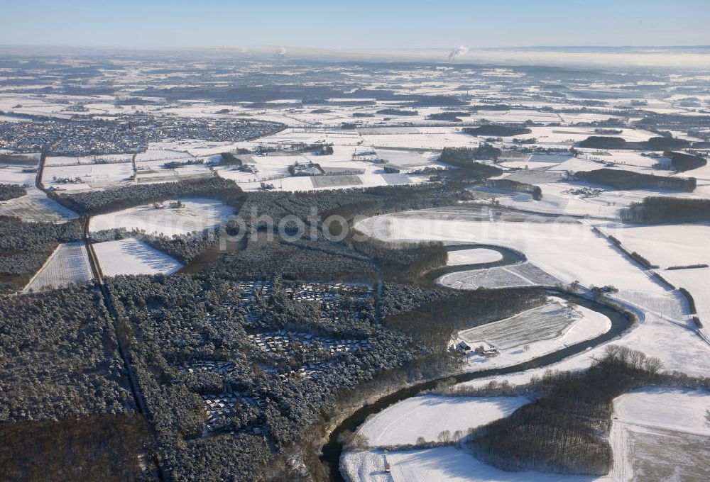 Olfen from above - Winterlandschaft vom Areal des Freizeitpark Gut Eversum an der Lippe in Olfen im Ruhrgebiet. Winter landscape of Attraction Good Eversum on the lip in Olfen.