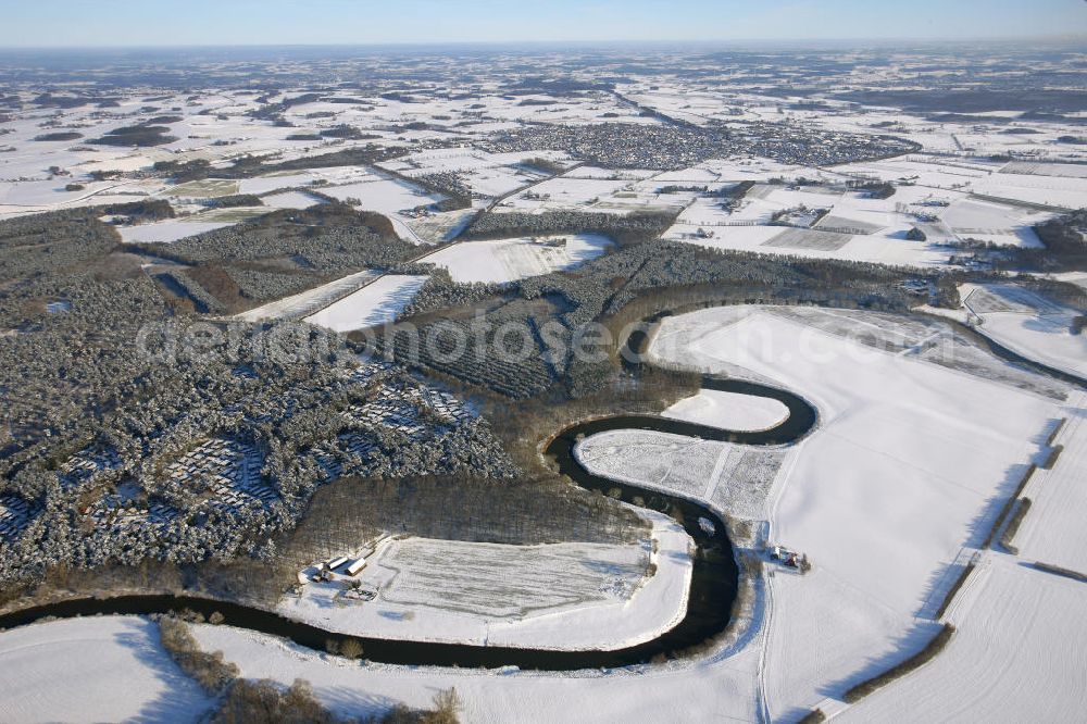 Aerial image Olfen - Winterlandschaft vom Areal des Freizeitpark Gut Eversum an der Lippe in Olfen im Ruhrgebiet. Winter landscape of Attraction Good Eversum on the lip in Olfen.