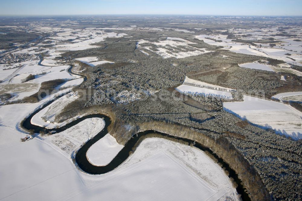 Aerial image Olfen - Winterlandschaft vom Areal des Freizeitpark Gut Eversum an der Lippe in Olfen im Ruhrgebiet. Winter landscape of Attraction Good Eversum on the lip in Olfen.