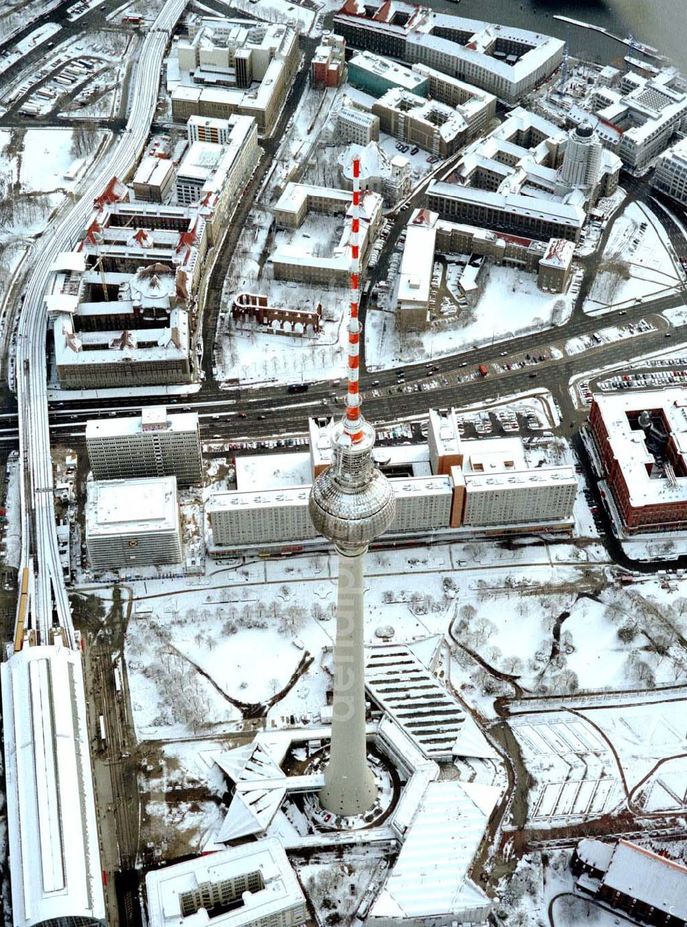 Aerial photograph Berlin - Winterlandschaft am Berliner Fernsehturm