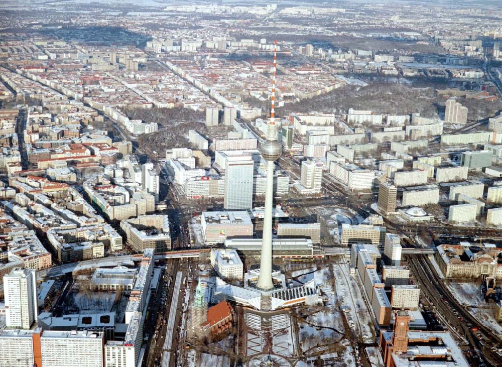 Aerial image Berlin - Winterlandschaft am Berliner Fernsehturm