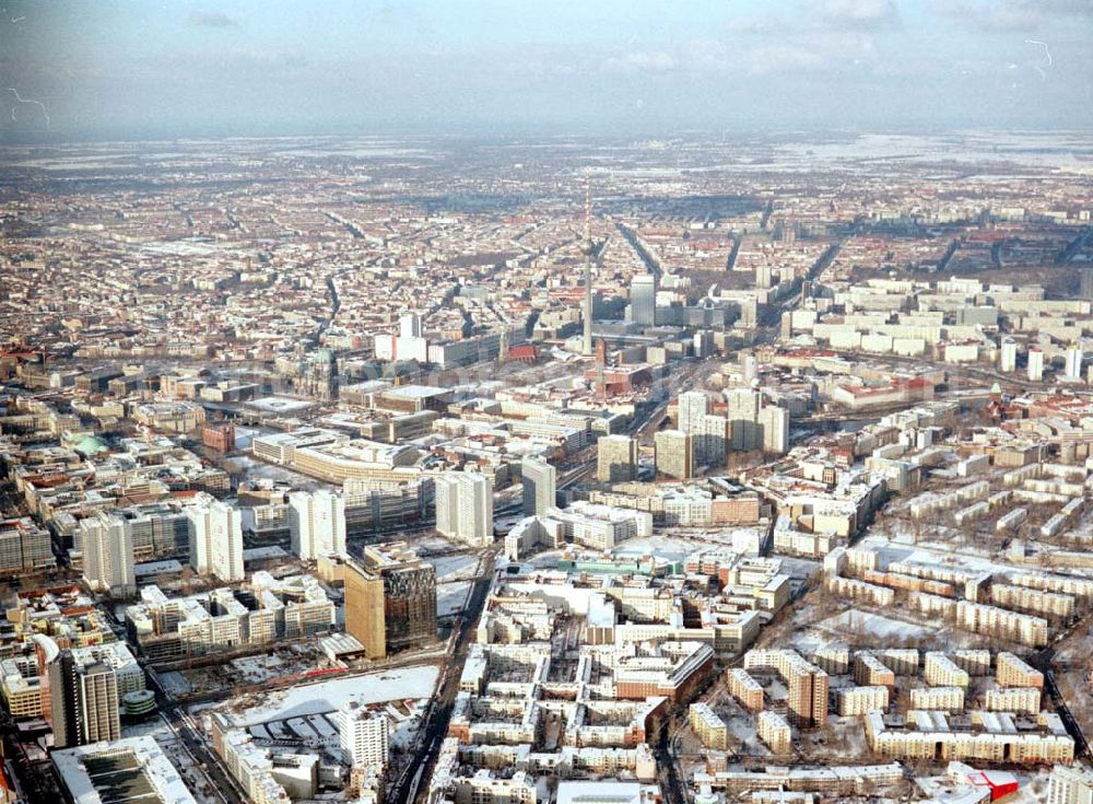 Berlin from above - Winterlandschaft im Berliner Stadtzentrum mit dem Berliner Fernsehturm