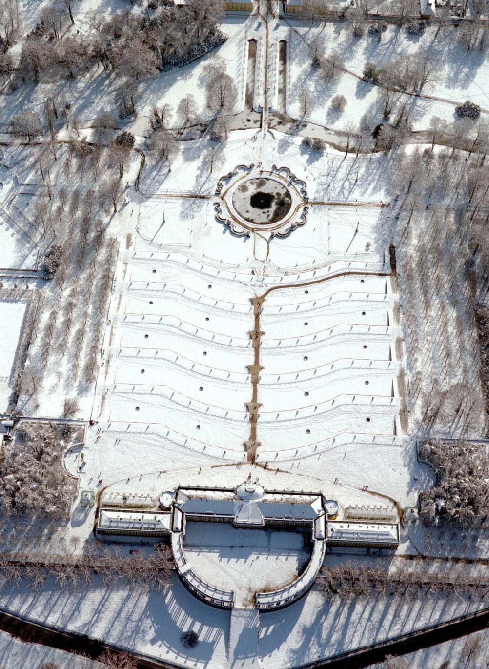 Aerial image Potsdam - Winterlandschaft am Schloß Sanssouci