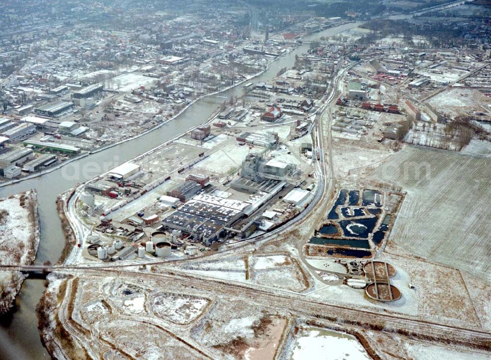 Genthin from the bird's eye view: Winterlandschaft des Waschmittelwerkes der HENKEL AG (SPEE-Werk) in Genthin - Sachsen - Anhalt.