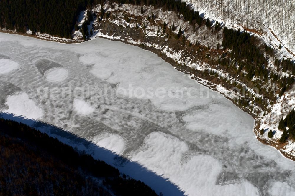 Schleusegrund from the bird's eye view: Wintry snow-covered landscape at the dam at Schleusengrund in Thuringia