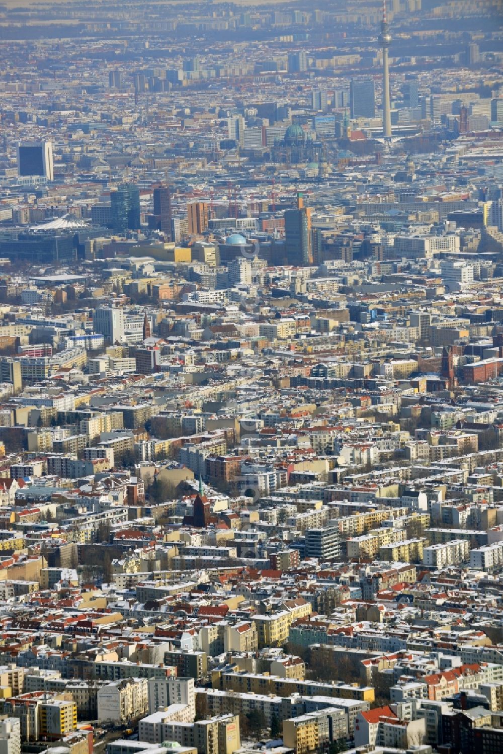 Aerial photograph Berlin - Winter snow covered neighborhoods in the Berlin district of Charlottenburg - Wilmersdorf