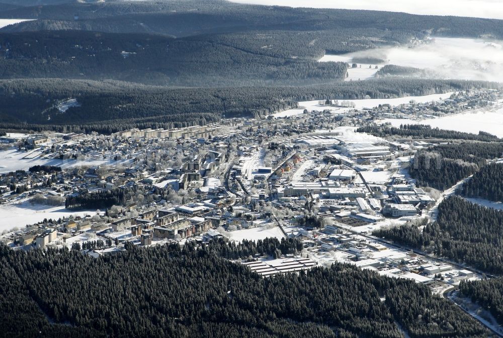 Aerial photograph Neuhaus am Rennweg - Winter with snow covered village in Neuhaus am Rennweg in Thuringia