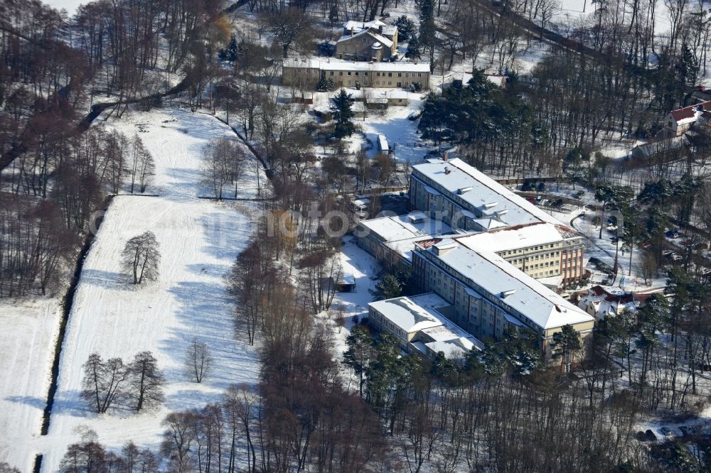 Hoppegarten from above - Wintry terrain covered with snow, the median hospital Hoppegarten in Brandenburg. The rehabilitation clinic Hoppegarten is a rehabilitation clinic for orthopedics, rheumatology, trauma and pain management, medical and vocational rehabilitation, EFL Competence Center