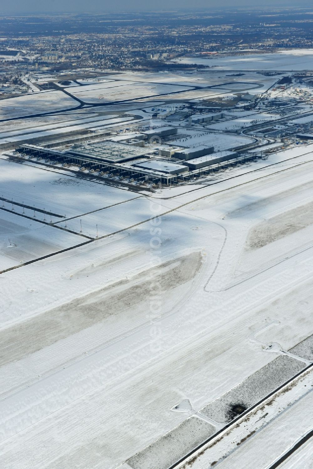 Aerial photograph Schönefeld - Site of the new airport BER / BBI AIRPORT BERLIN BRANDENBURG Willi Brandt in Schönefeld in Brandenburg. The new terminal is in the south of the airport Berlin -Schoenefeld quality built