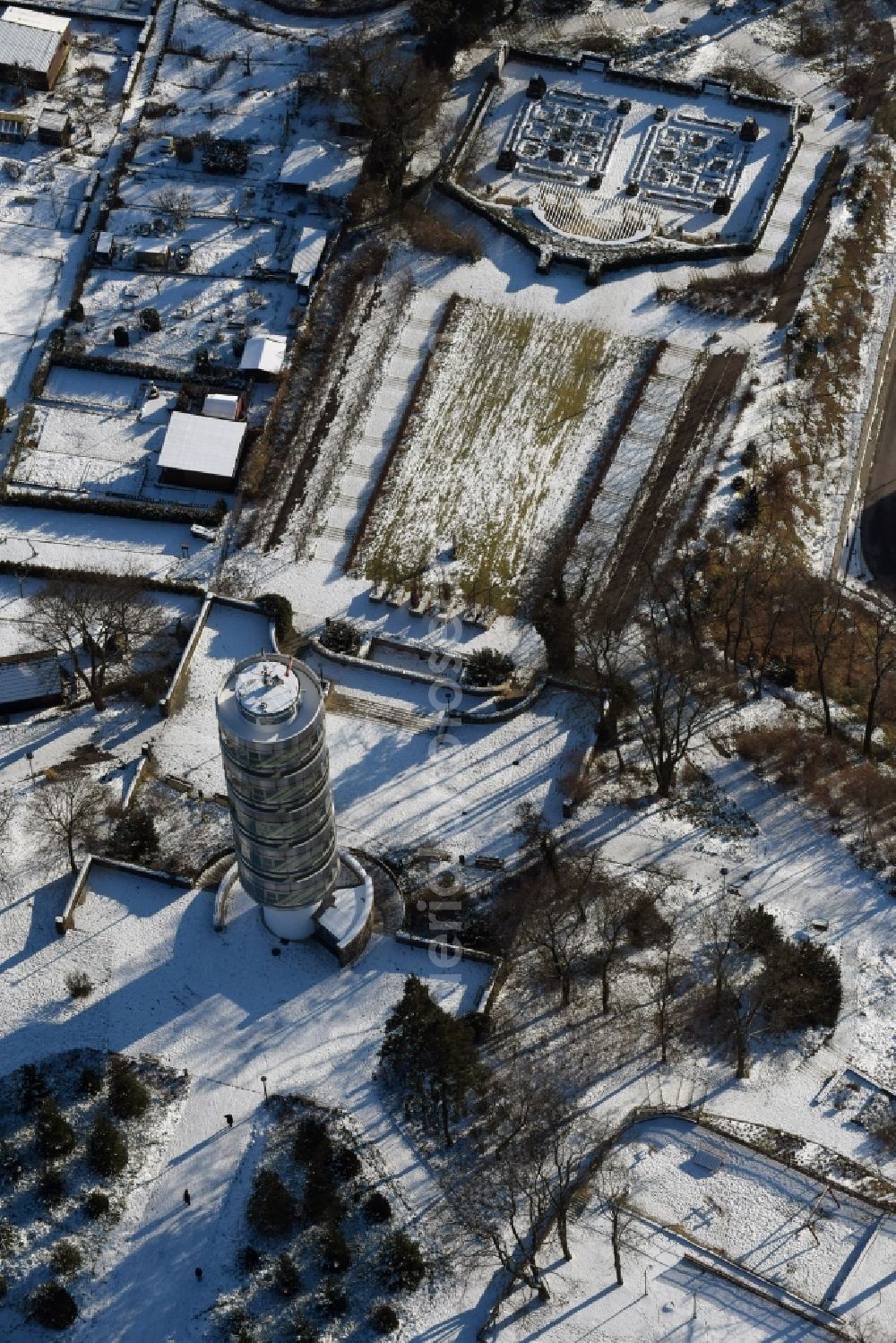 Brandenburg an der Havel from the bird's eye view: Wintry snowy Observation tower Friedendswarte in the park Marienberg in Brandenburg an der Havel in the state Brandenburg