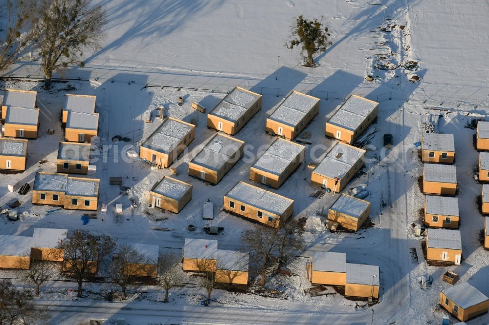 Aerial photograph Magdeburg - Wintry snowy new build Refugee - buildings at the Street Breitscheidstrasse in Magdeburg in the state Saxony-Anhalt