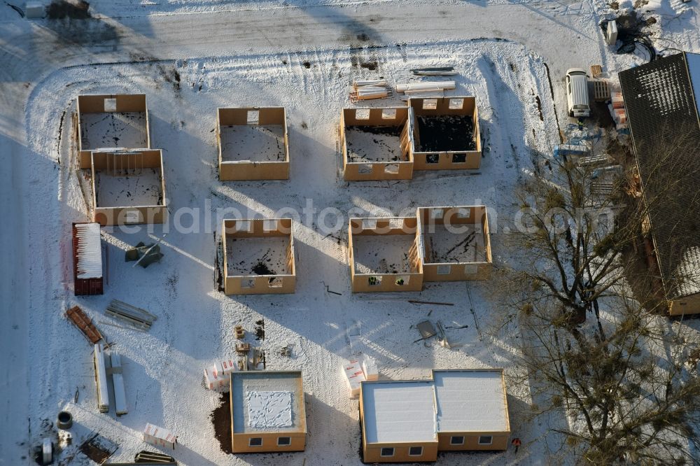 Aerial photograph Magdeburg - Wintry snowy new build Refugee - buildings at the Street Breitscheidstrasse in Magdeburg in the state Saxony-Anhalt