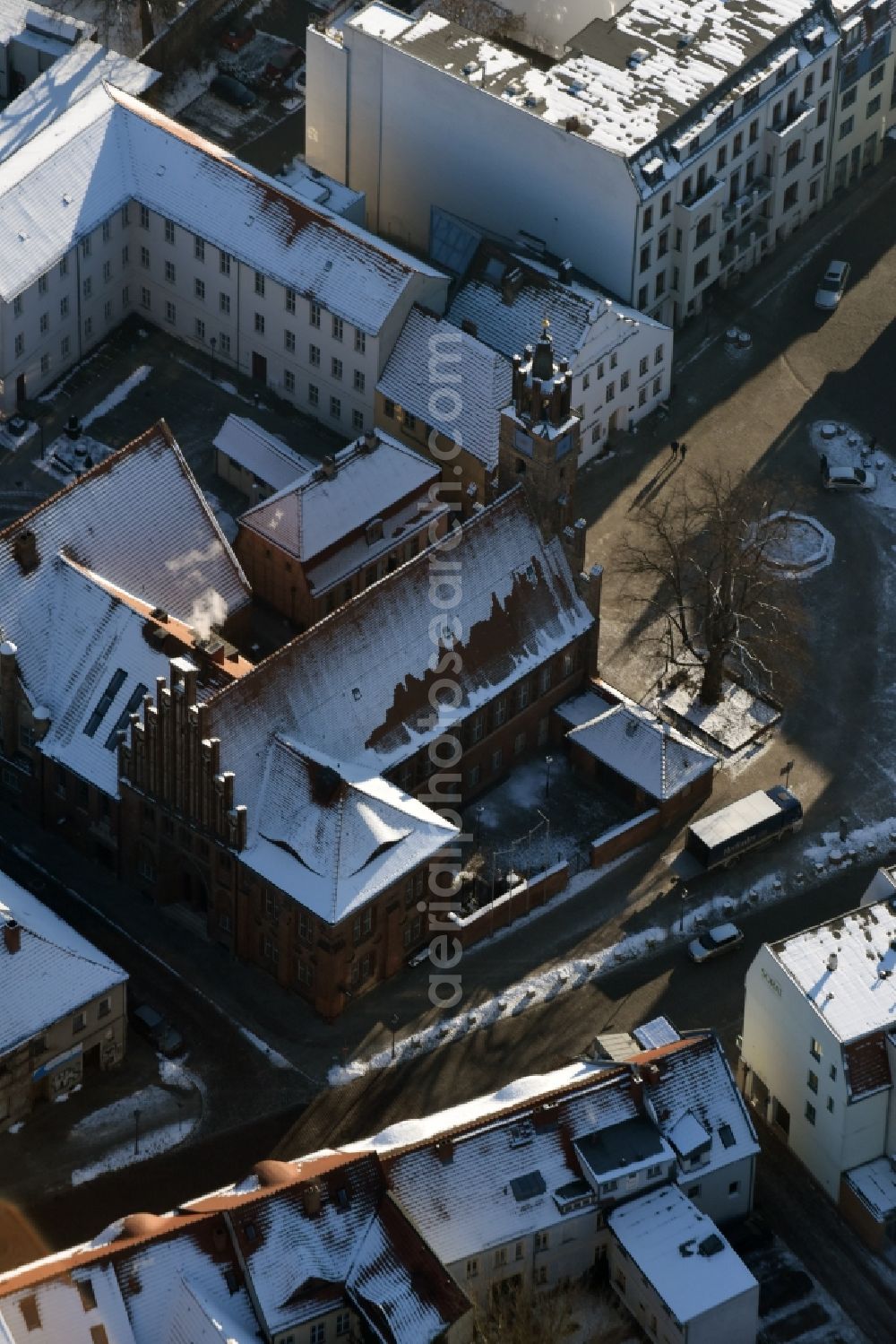 Brandenburg an der Havel from the bird's eye view: Town Hall building of the City Council on the market square Altstaedtischer Markt in Brandenburg an der Havel in the state of Brandenburg