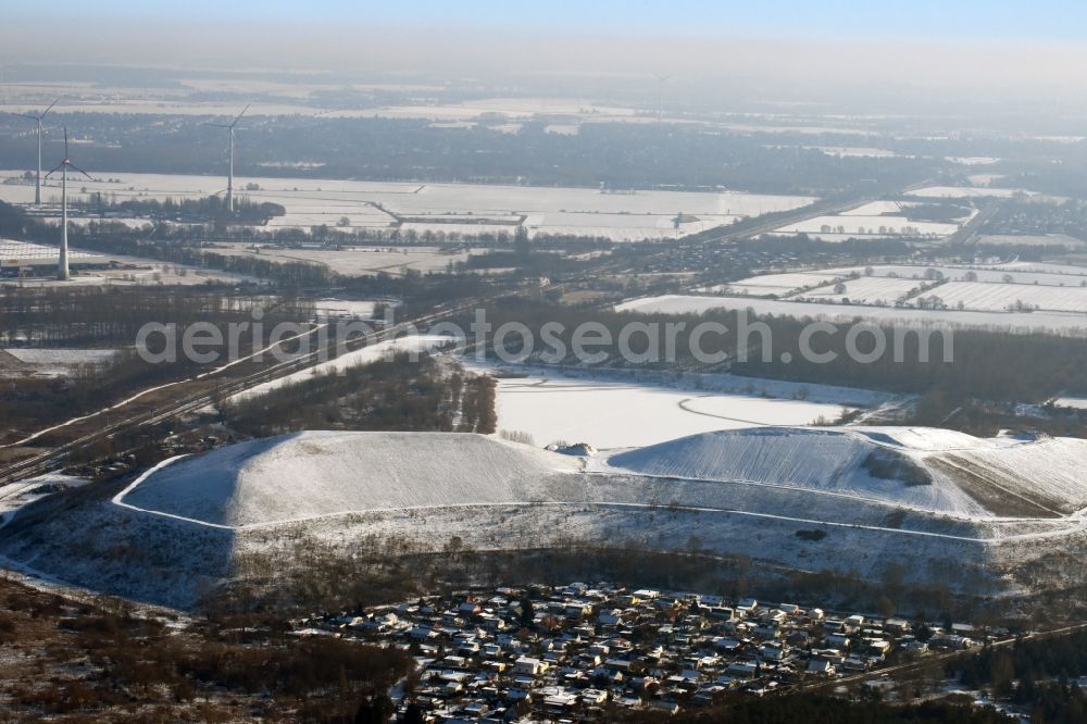 Aerial photograph Berlin - Wintry snowy site of heaped landfill in Berlin in Germany