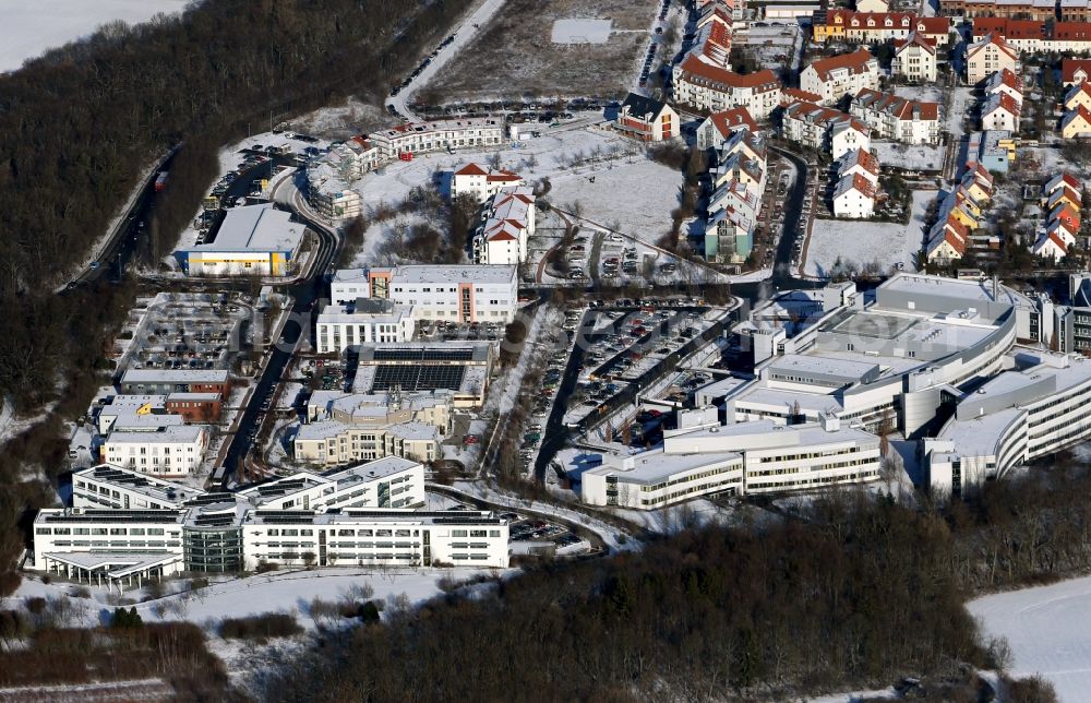 Aerial image Weimar - Wintry snow-covered clinic and hospital grounds of Sophien- und Hufelandklinikum in Weimar in the state of Thuringia