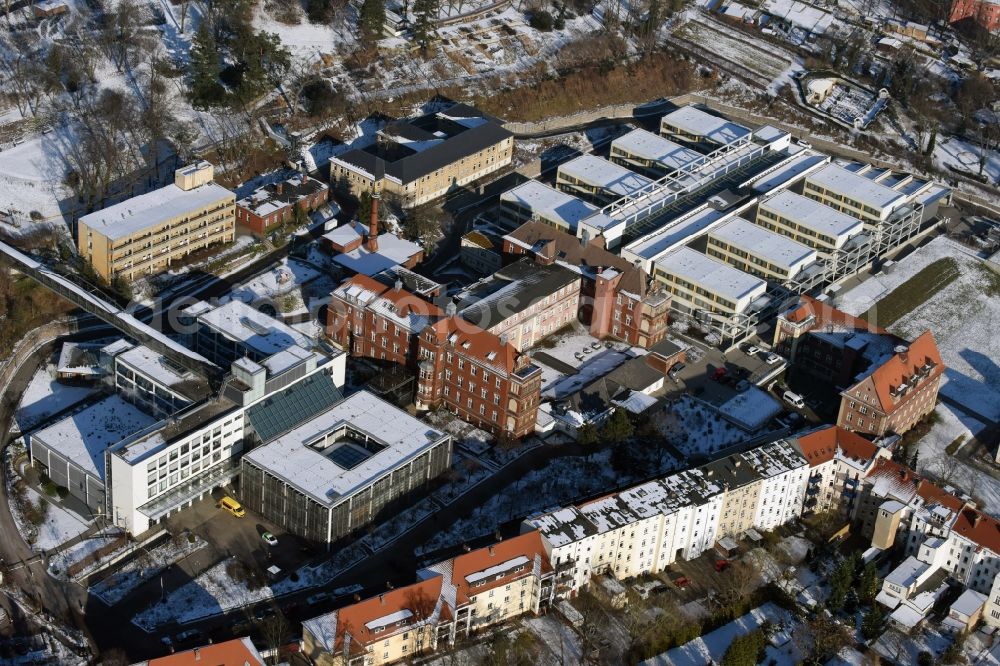 Aerial image Brandenburg an der Havel - Winterly snowy clinic on the hospital grounds Staedtisches Klinikum in Brandenburg an der Havel in the state Brandenburg