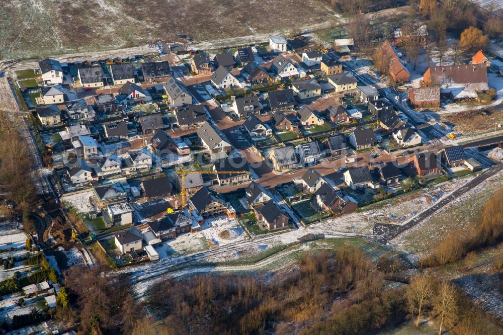 Aerial photograph Hamm - Snow-covered and newly developed residential area of single family houses Am Eversbach in Hamm in the state of North Rhine-Westphalia