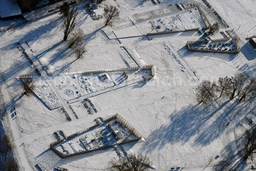 Aerial image Brandenburg an der Havel - Wintry snow-covered park and garden area of the German Horticultural Show (BuGa) on site of the Packhof in Brandenburg an der Havel in the state of Brandenburg