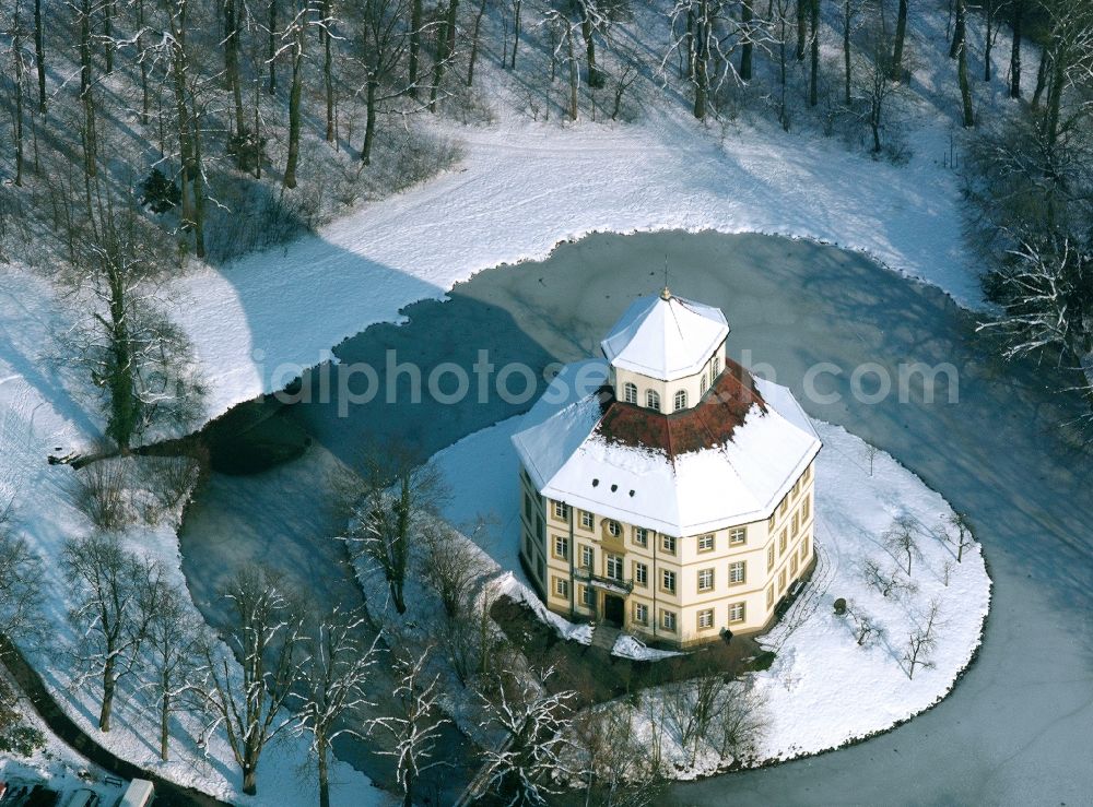 Aerial image Oppenweiler - View of the wintry snow-covered city hall Oppenweiler, a former moated castle in Baden-Württemberg