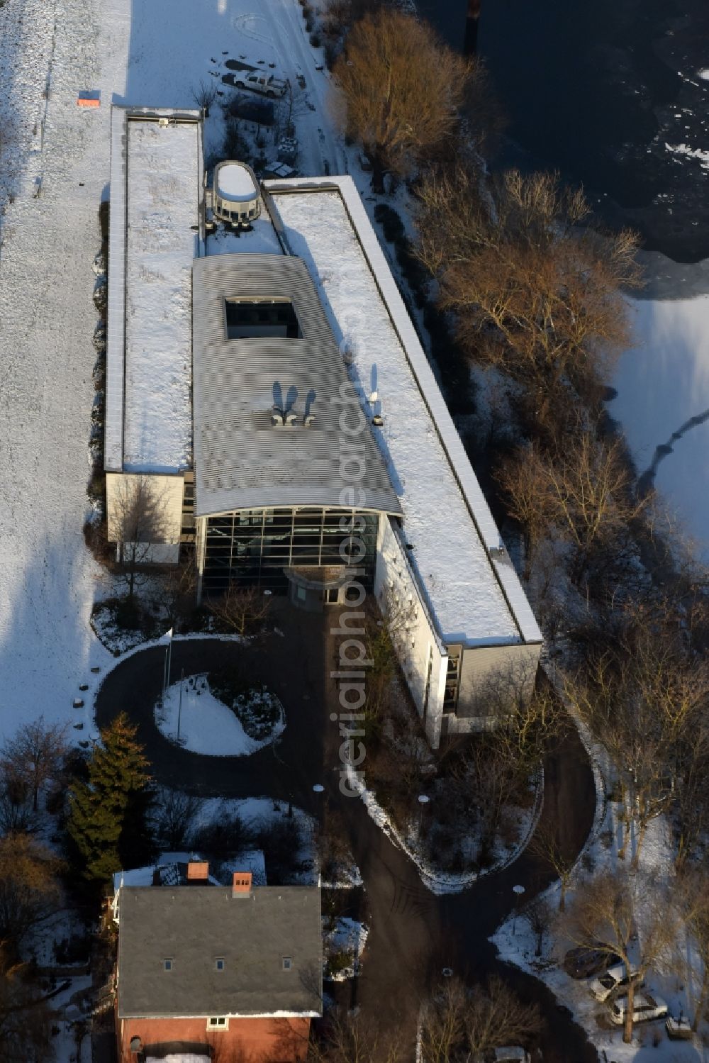 Aerial image Magdeburg - Wintry snowy administrative building of the State Authority WSNBA Wasserstrassen-Neubauamt am Kleiner Werder in Magdeburg in the state Saxony-Anhalt