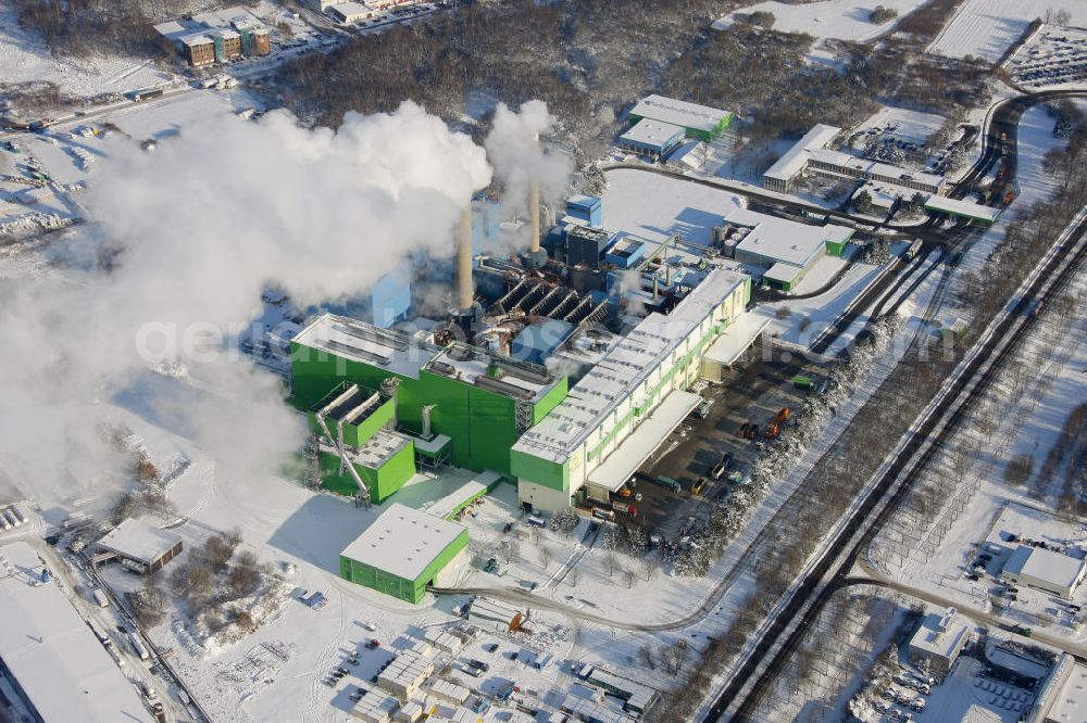 Aerial image Herten - Winterlich verschneite Müllverbrennungsanlage RZR Herten II des Regionalverbandes Ruhr. View of the RZR Herten incinerator II of the Regional Association Ruhr.