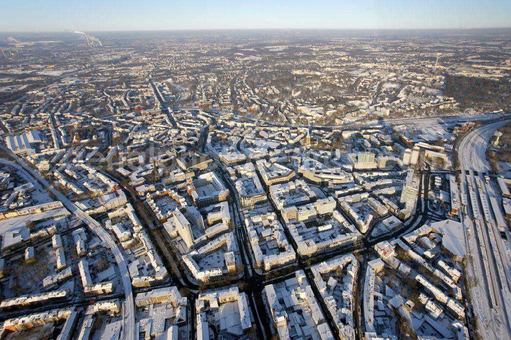 Aerial image Bochum - Blick auf den winterlich verschneiten Westring in Bochum, Nordrhein- Westfalen. View of the wintry snow-covered West Ring in Bochum, North Rhine-Westphalia.