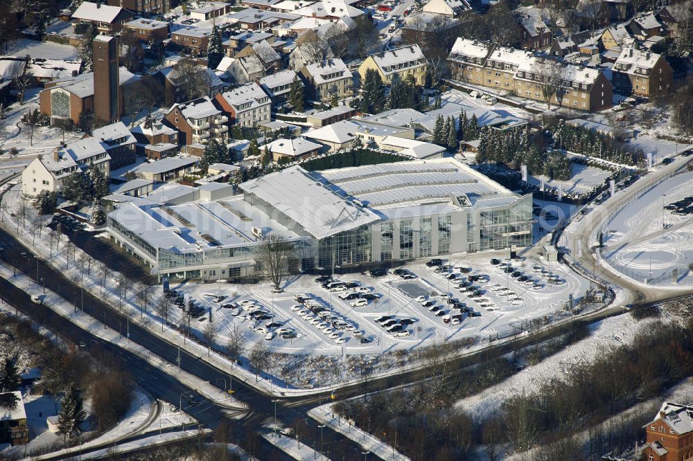 Bottrop from above - Blick auf das winterlich verschneite Brabus-Gelände in Bottrop, Nordrhein-Westfalen. Brabus ist ein bekannter Tuner und Automobilhersteller mit mehreren Filialen, deutschlandweit. View of the snowy winter terrain Brabus in Bottrop, North Rhine-Westphalia. Brabus is a renowned tuner and car manufacturer has several branches throughout Germany.