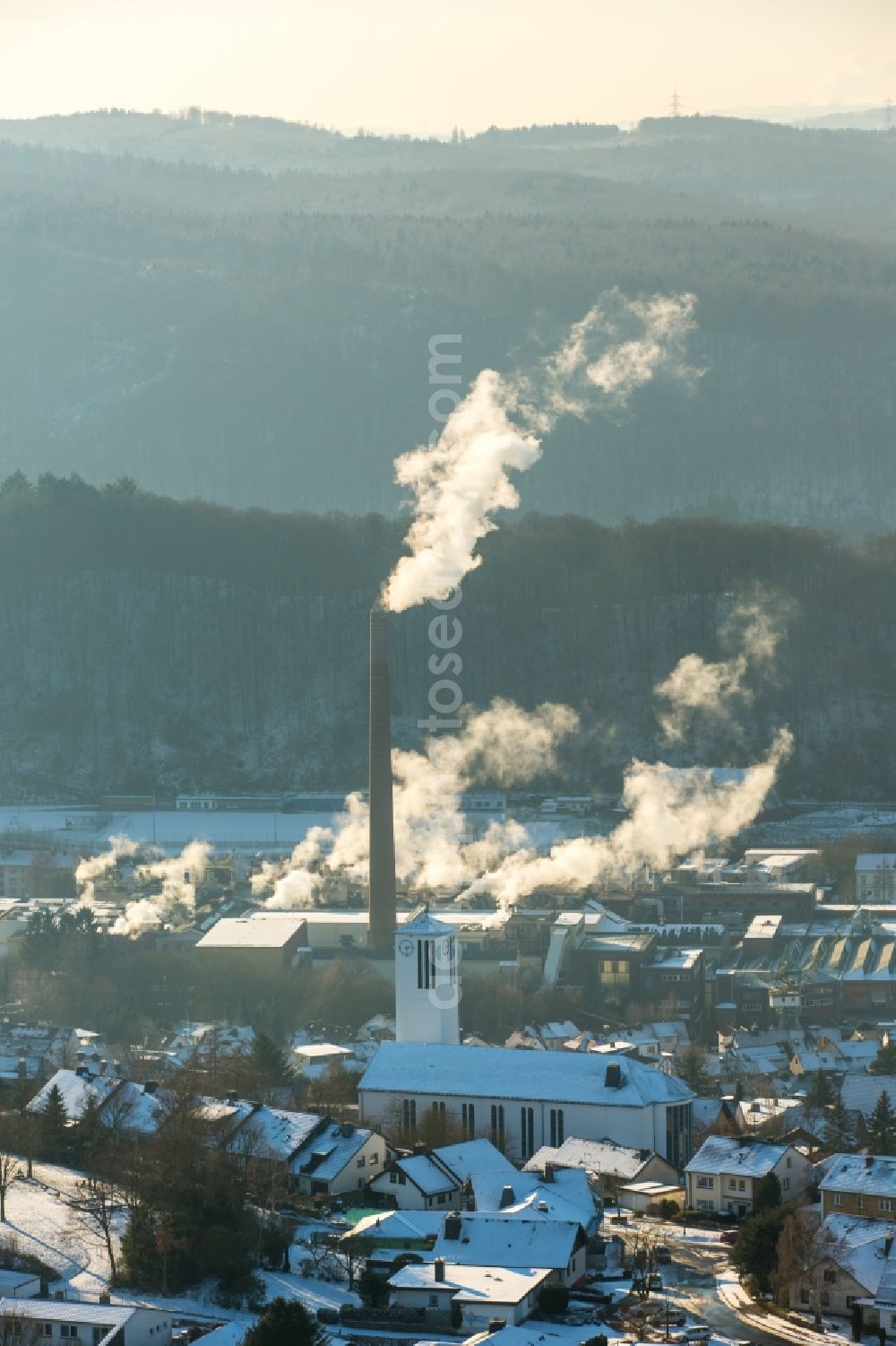 Arnsberg from the bird's eye view: View of Arnsberg with the Reno De Medici work in the state of North Rhine-Westphalia. The producer of cardboard products has its works in the West of the town