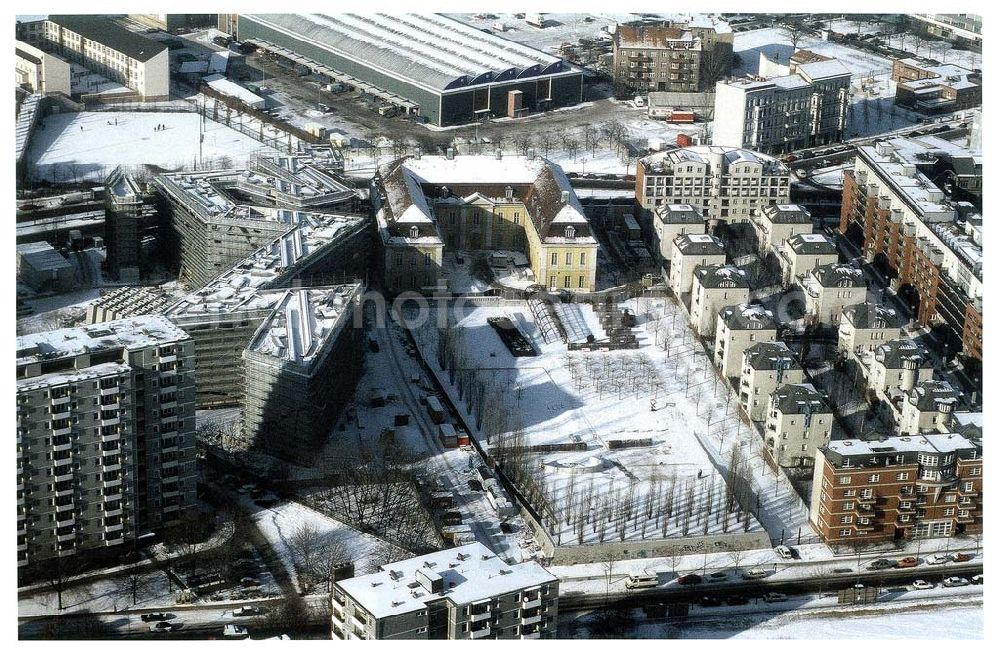 Aerial photograph Berlin - Kreuzberg - Winterliche Stimmung auf der Baustelle des Jüdischen Museums in der Lindenstraße in Berlin - Kreuzberg.