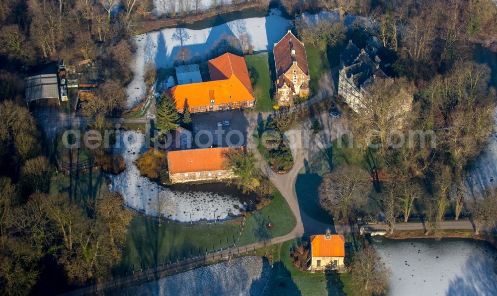 Hamm from the bird's eye view: Building complex of the Haus Ermelinghof mansion in the Bockum-Hoevel part of Hamm in the state of North Rhine-Westphalia