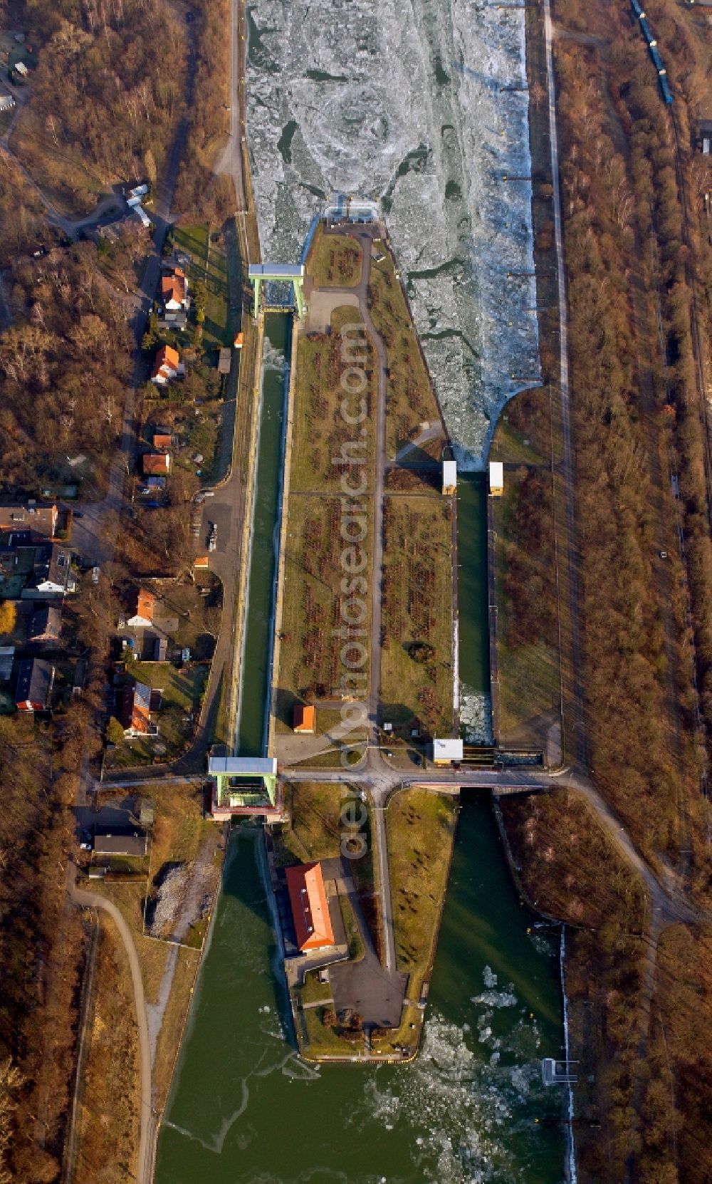 Aerial image Dorsten - Wintry shipping traffic on the Wesel-Datteln in North Rhine-Westphalia