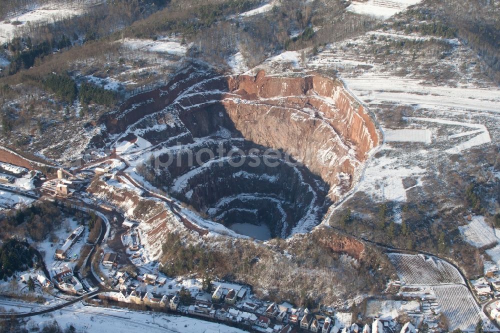 Aerial photograph Albersweiler - Winterly Quarry for the mining and handling of Basalt-Actien-Gesellschaft in Albersweiler in the state Rhineland-Palatinate