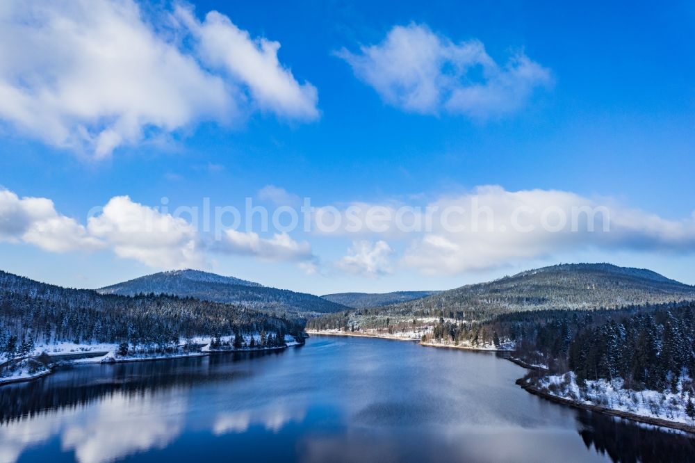 Aerial photograph Forbach - Wintry snowy Dam and shore areas at the lake Schwarzenbachtalsperre in Forbach in the state Baden-Wuerttemberg