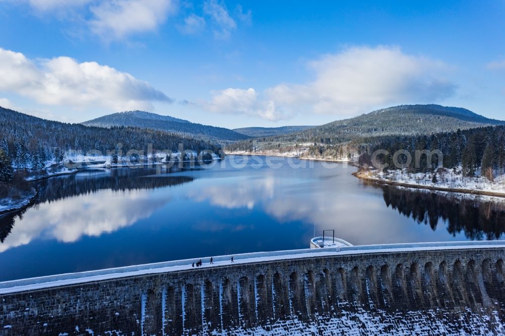 Aerial photograph Forbach - Wintry snowy Dam and shore areas at the lake Schwarzenbachtalsperre in Forbach in the state Baden-Wuerttemberg