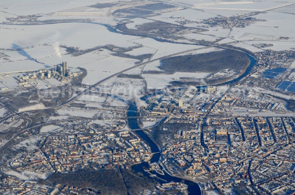 Aerial photograph Bernburg (Saale) - Wintry snowy old Town area and city center in Bernburg (Saale) in the state Saxony-Anhalt, Germany