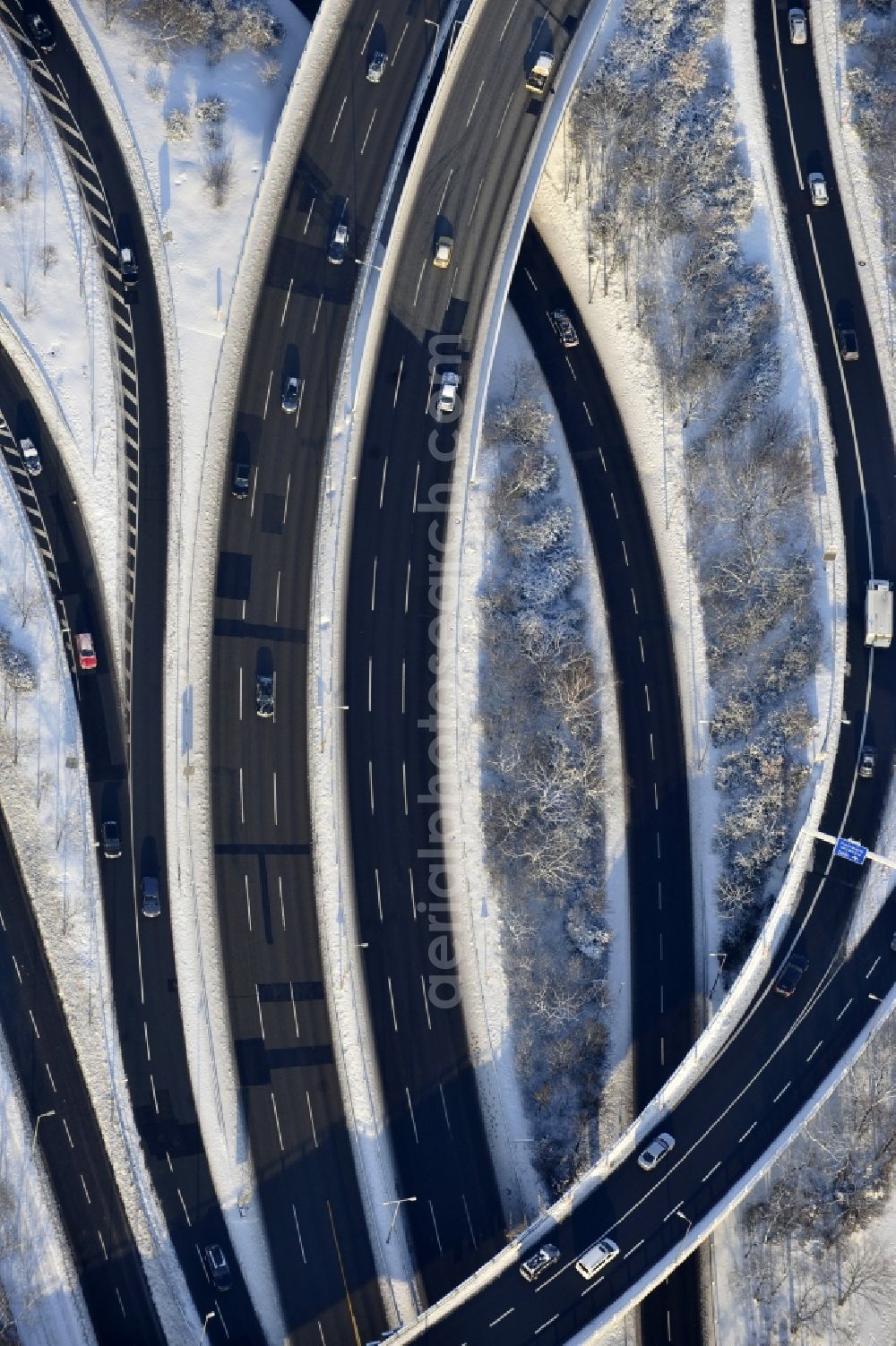 Aerial image Berlin - Wintry snowy highway triangle the federal motorway A 100 to the A115 Autobahndreieck Funkturm in the district Charlottenburg in Berlin, Germany