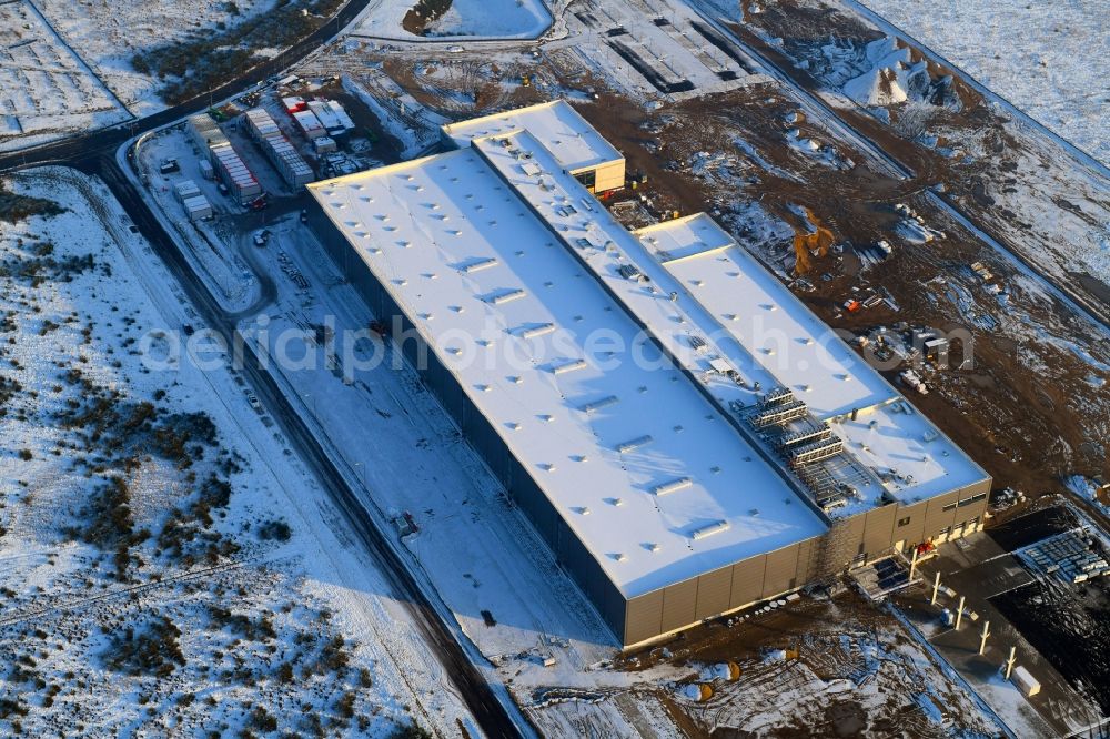 Aerial image Schwerin - Wintry snowy construction of building and production halls on the premises of Ypsomed Produktion GmbH on street Ludwig-Boelkow-Strasse in Schwerin in the state Mecklenburg - Western Pomerania, Germany