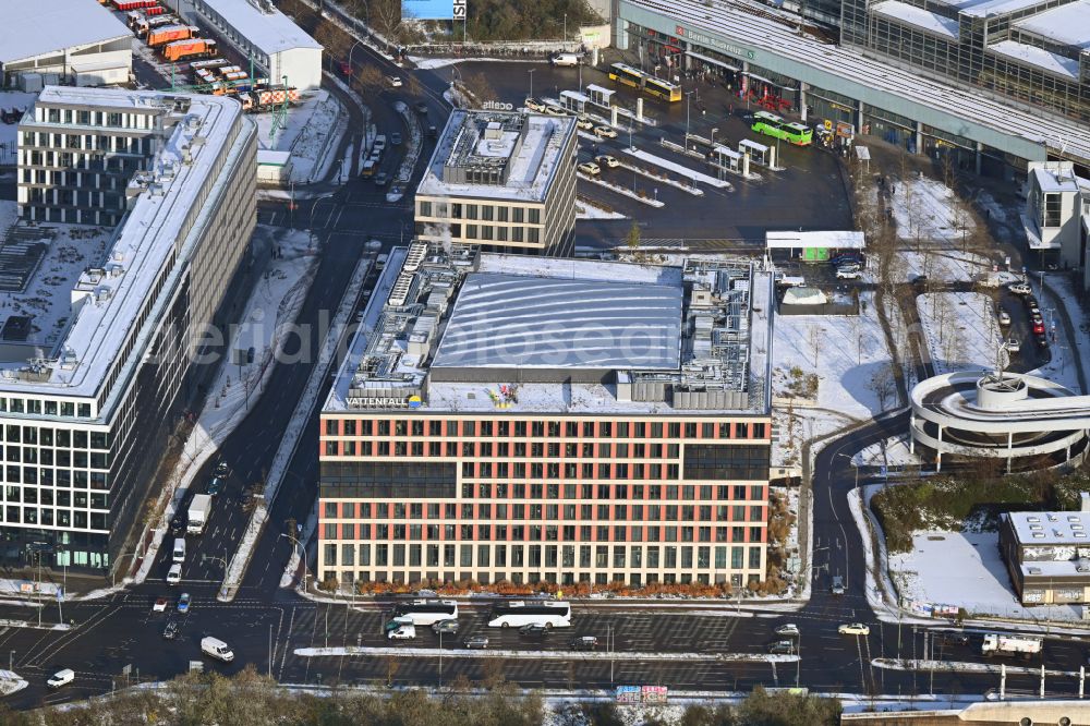 Berlin from the bird's eye view: Wintry snowy building of an Office building - Ensemble EDGE Suedkreuz Berlin on street Sachsendamm in the district Schoeneberg in Berlin, Germany