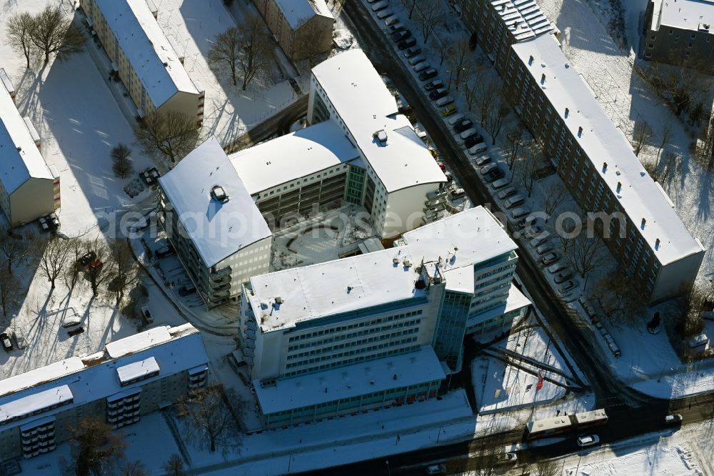 Aerial image Stralsund - Wintry snowy office building Heinrich-Heine-Ring corner Kaedingshaeger Strasse in the district Klein Kedingshagen in Stralsund in the state Mecklenburg - Western Pomerania, Germany