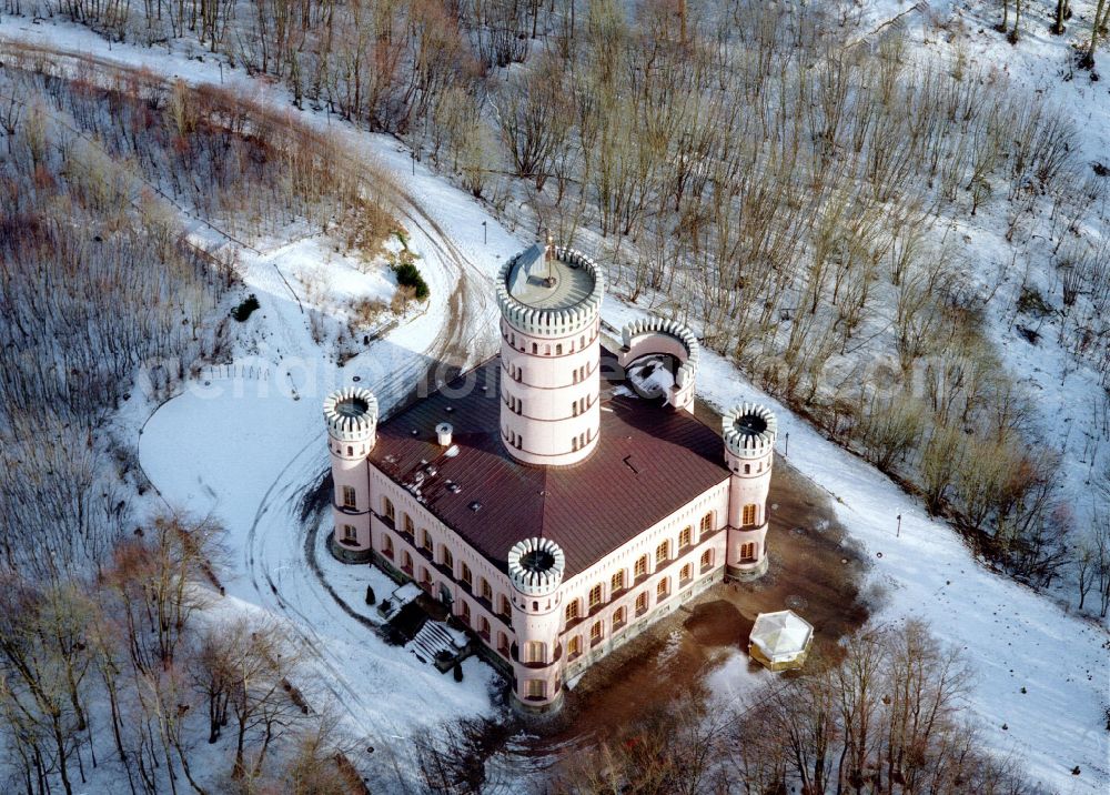 Aerial photograph Binz - Wintry snowy castle of Jagdschloss Granitz in Binz island Ruegen in the state Mecklenburg - Western Pomerania, Germany