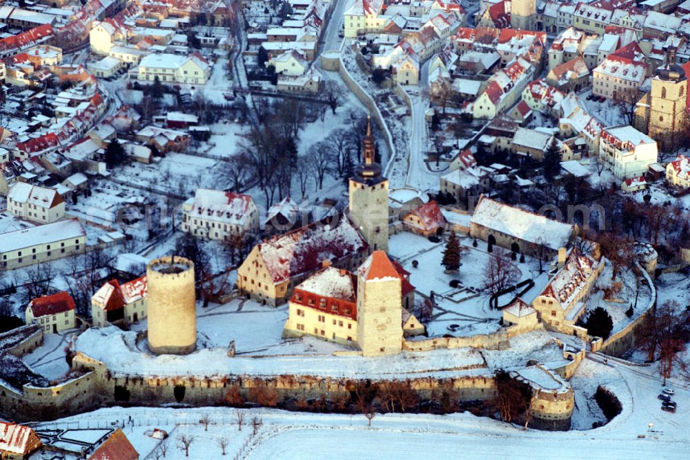 Querfurt from the bird's eye view: Wintry snowy castle of the fortress Querfurt Strasse Strasse of Romanik in Querfurt in the state Saxony-Anhalt, Germany