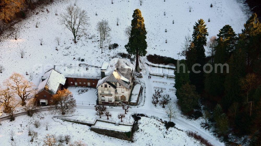 Aerial photograph Königswinter - Wintry snowy view listed Courtyard in Koenigswinter in the state North Rhine-Westphalia, Germany